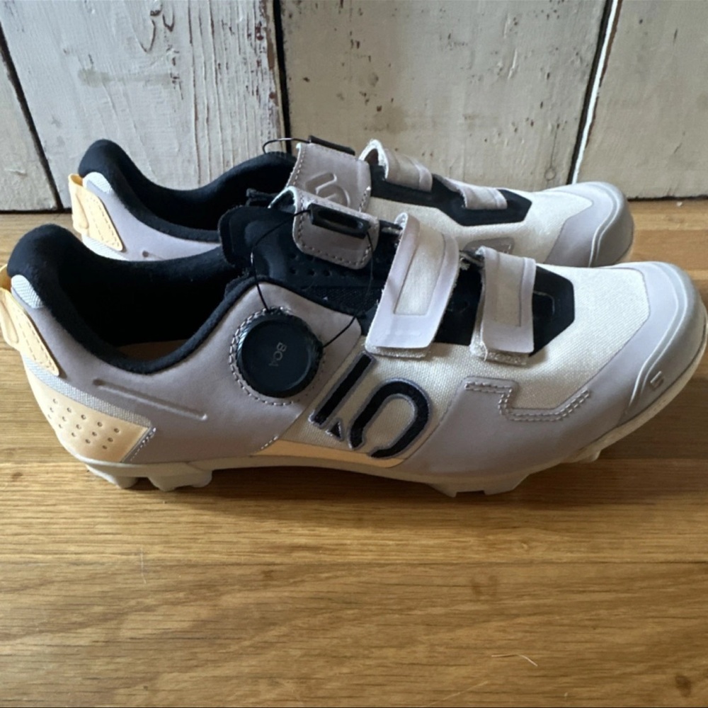 Men’s size 7 Adidas FiveTen Mountain Bike Shoes in White and Black